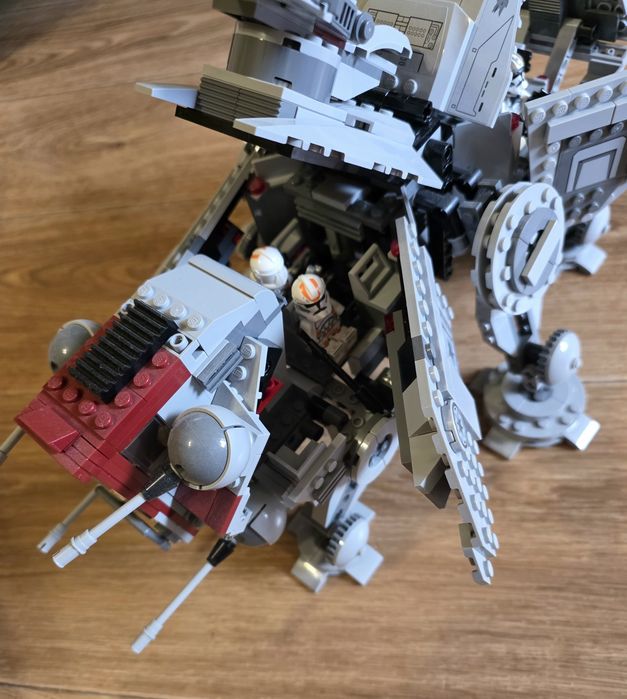 Lego Star Wars  75337 Крокохід AT-TE