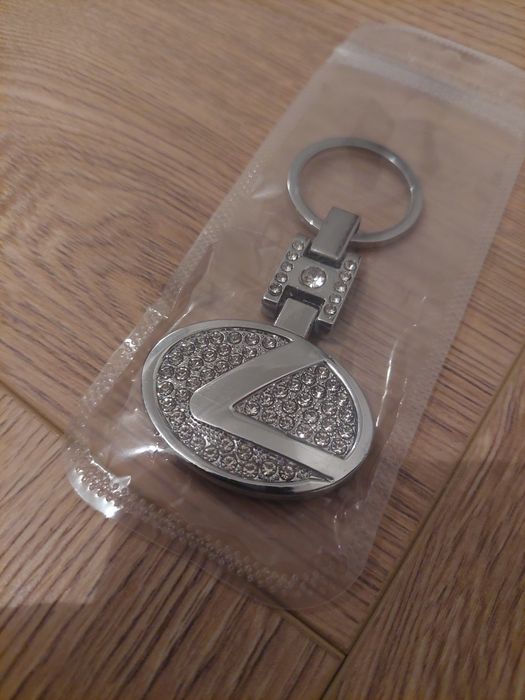 Diamentowy brelok do kluczy Lexus