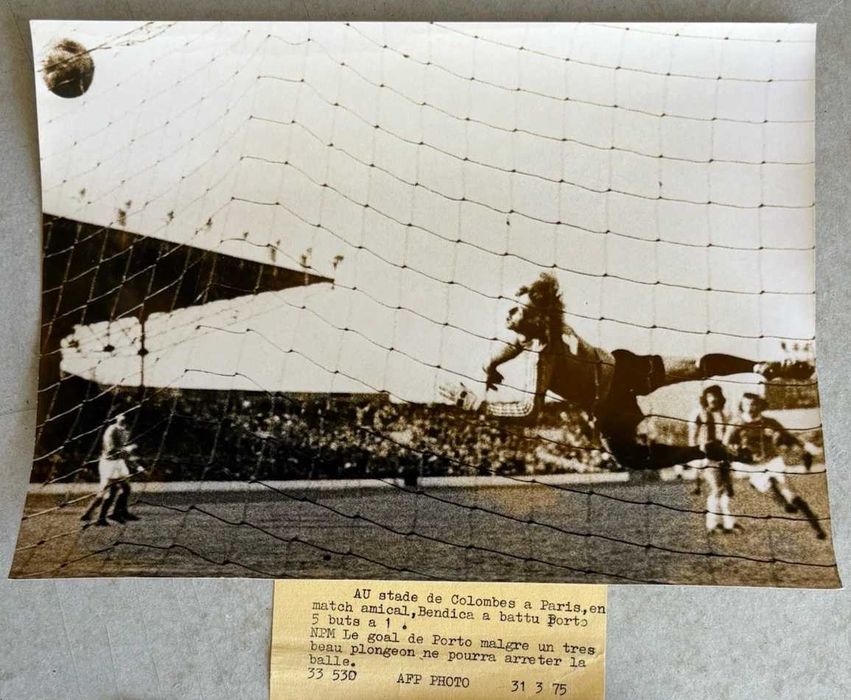Rara Foto de Imprensa (ano 1975) – Benfica vs FC Porto | Último Golo de Eusébio pelo Benfica - para Coleccionadores