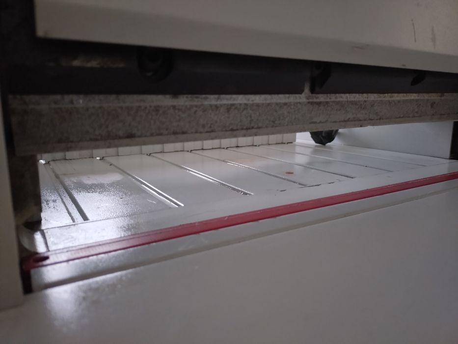 Gilotyna do papieru introligatorska krajarka