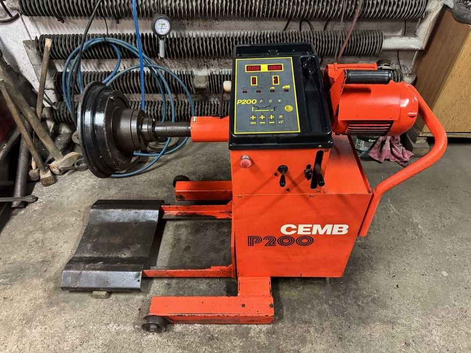 Wyważarka do kół osobowe dostawcze ciężarowe TIR CEMB P200 sprawna !!