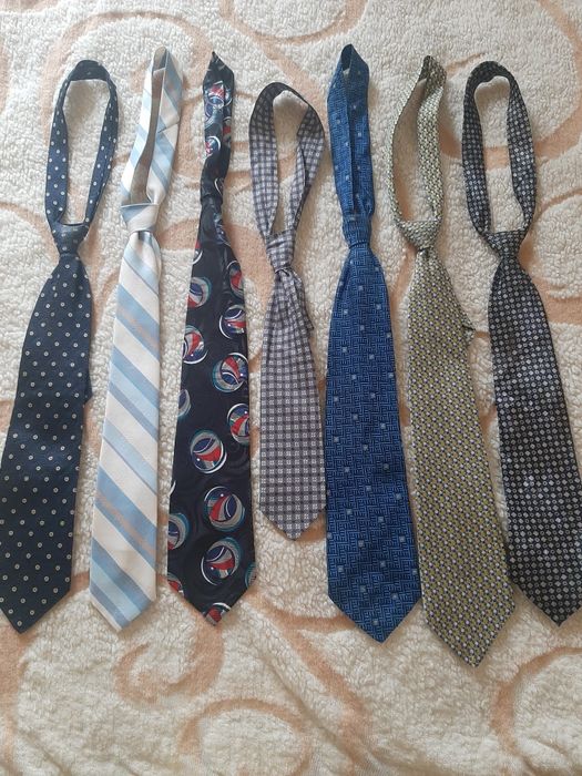 Krawaty - 7 sztuk, cena za całość