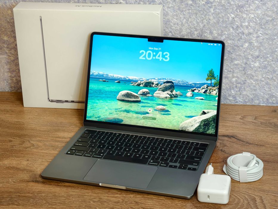 MacBook Air M2 8/256 ГБ Space Gray