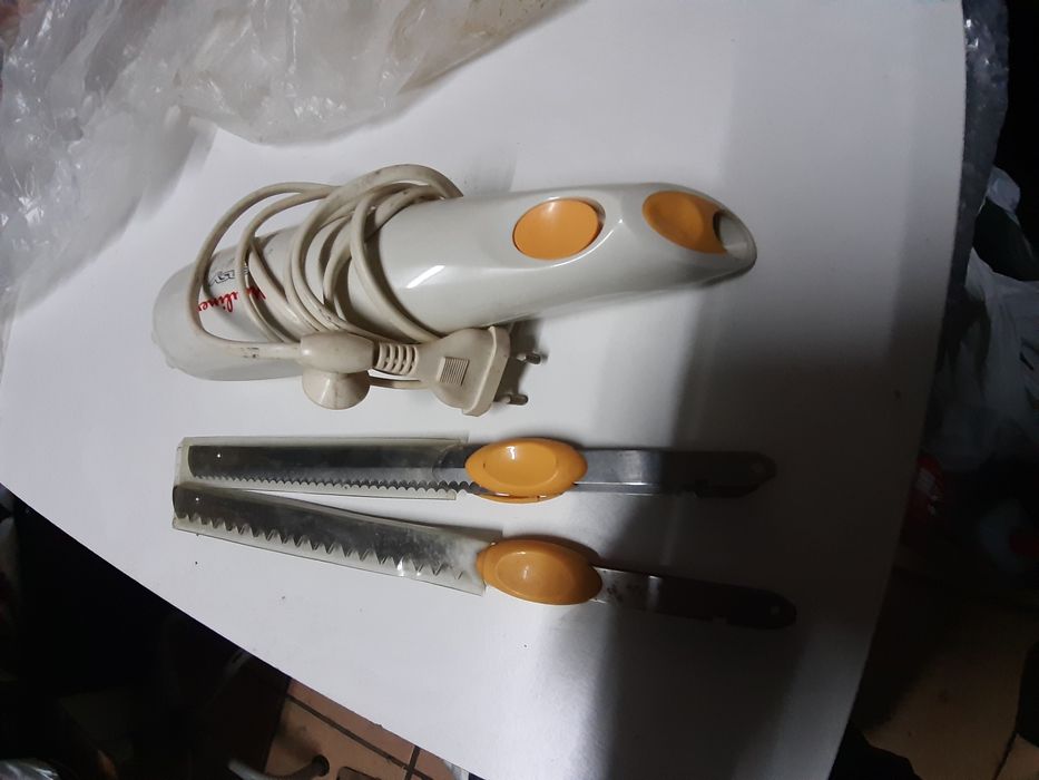 Faca elétrica a funcionar muito bem