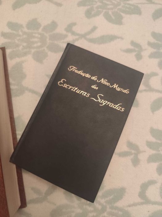 Bíblia Sagrada & Traduções do Novo Mundo da Escrita Sagrada