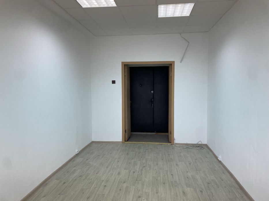 Здам офіс 17 м2, бізнес центр біля метро Лівобережна,вул. Сверстюка 19