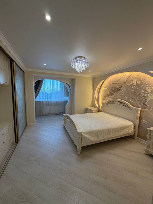 Продається простора квартира — 87 м²