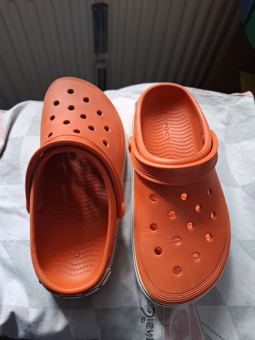 Sprzedam Crocsy , rozmiar M-6, W-8