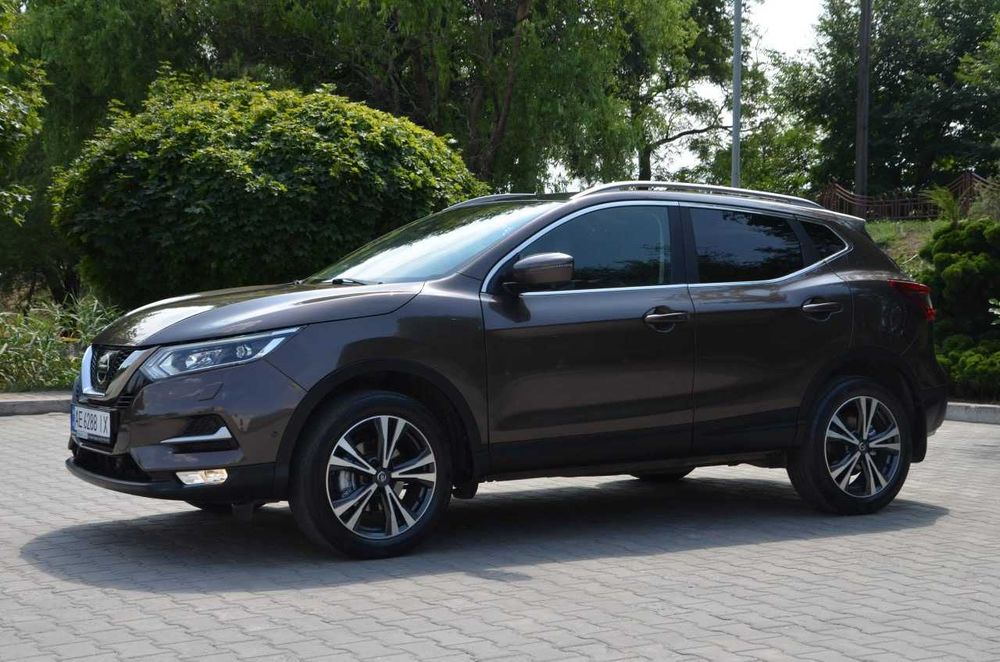 Продам NISSAN QASHQAI 2.0 AWD 2017 года выпуска