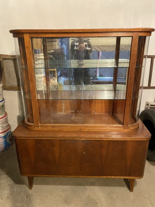 Антикварний сервант, гірка, буфет, вітрина