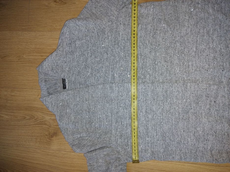 Sweter szary z cekinami