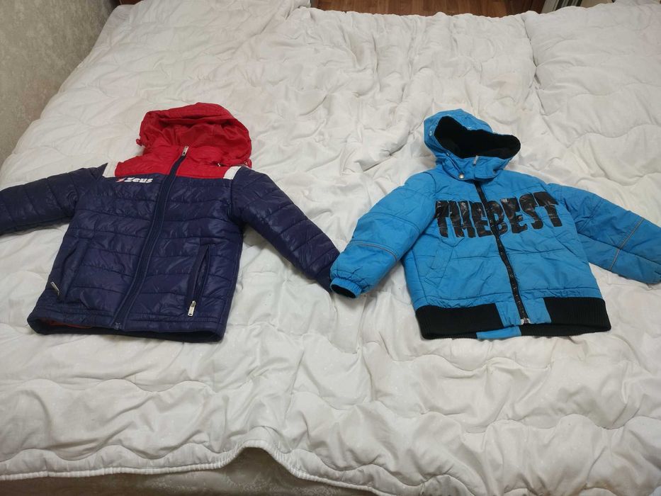Продам детские куртки 116-122см