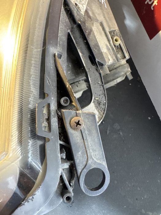 Farol Frontal Citroen Jumpy II Esquerdo 89901161