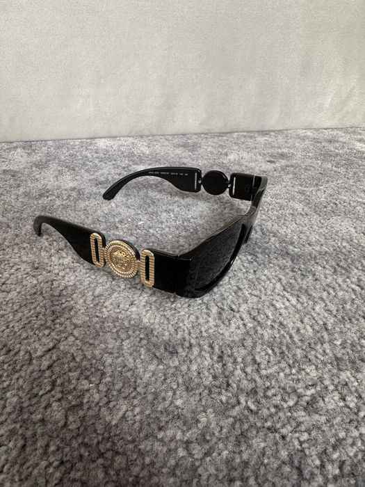 Okulary Versace.