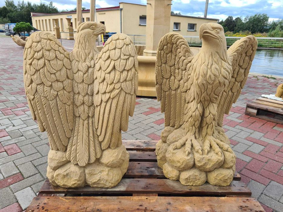 Rzeźba orzeł z piaskowca | 90×60×45 cm | Ręcznie wykonana
