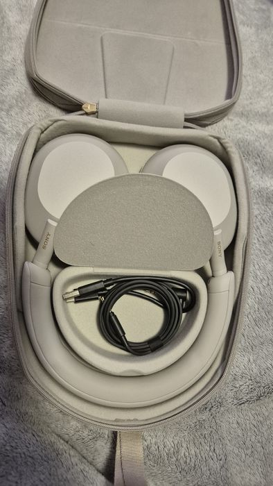 Продам Sony WH-1000XM5