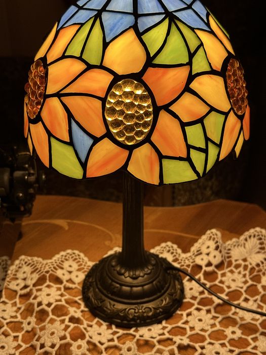 Lampa stołowa  witrażowa tiffany