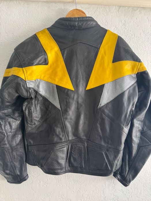 Шкіряна мото куртка