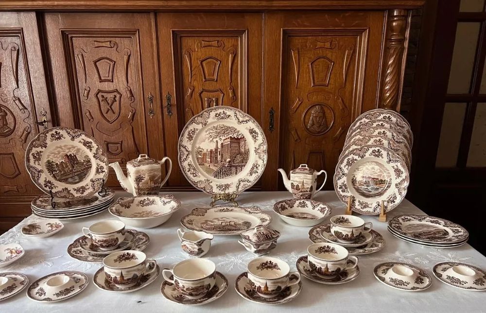 Гарний сервіз Johnson Bros England на 12 персон