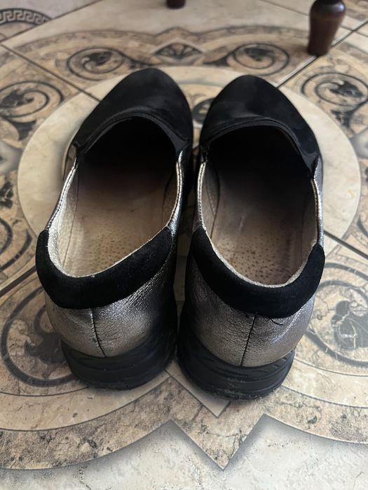 Кросівки шкіряні