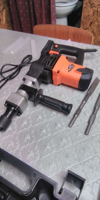 Martelo de demolição,VEVOR,1400W, 2900 BPM, 19 j, novo na caixa.