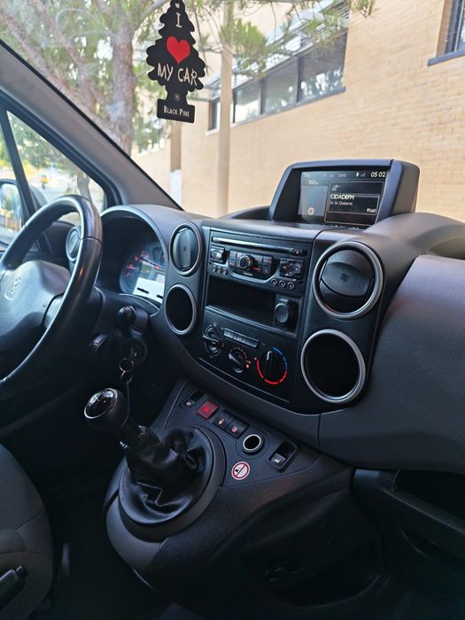 Peugeot Partner 1.6 hdi  3 lugares ( 2014 )