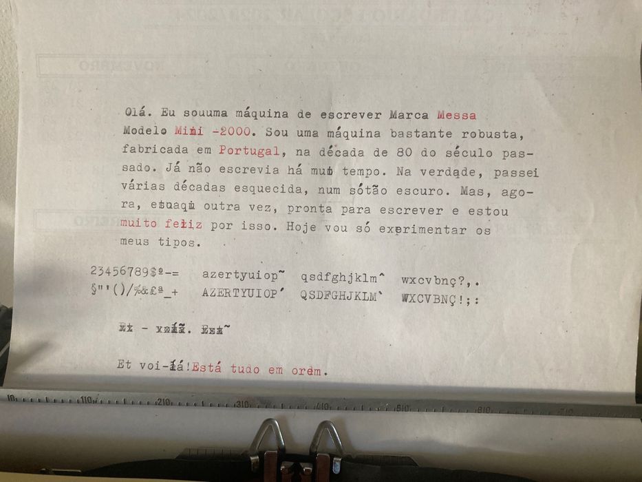 Máquina de escrever  ***  Messa