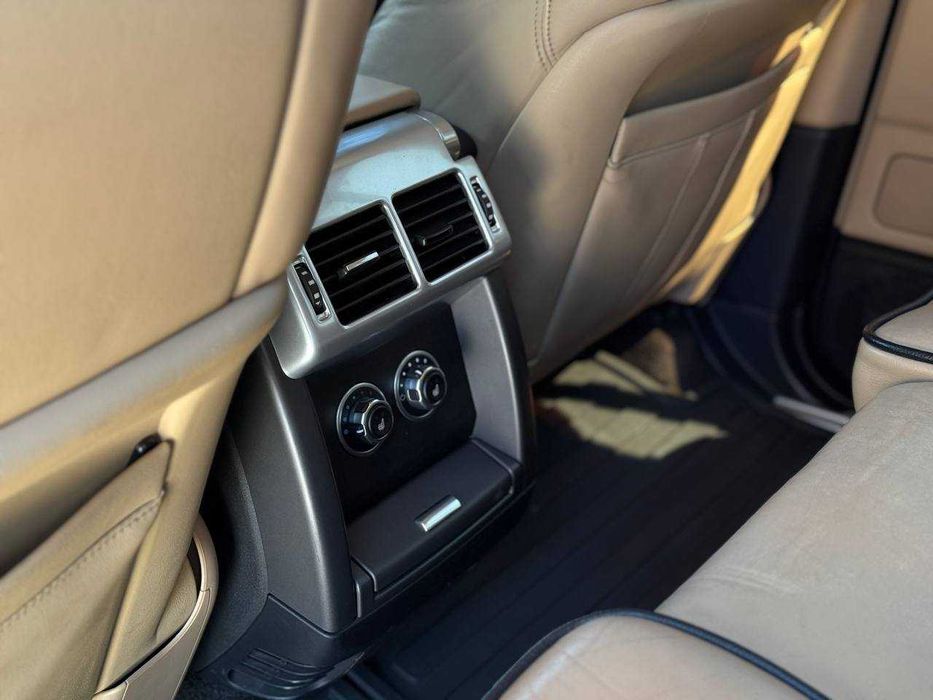 Land Rover Range Rover 2010, 5.0 бензин, автомат