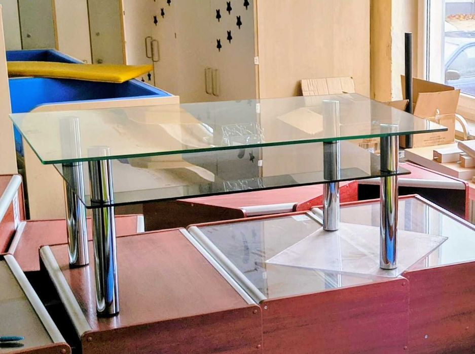 Regały szafki krzesełka