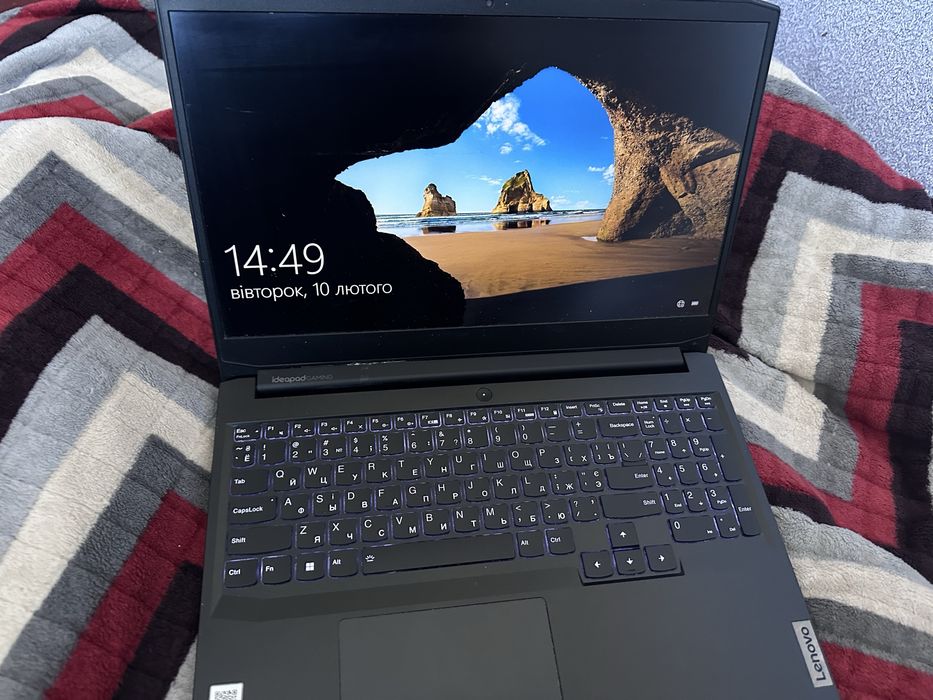 Lenovo IdeaPad Gaming 3 / Ryzen 5 5600H / 8GB / SSD 256GB
