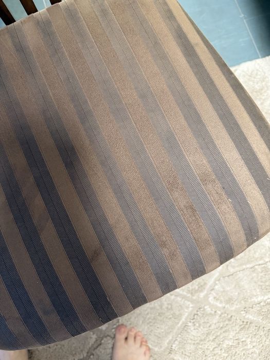 4 стула Б/у, Малайзія.