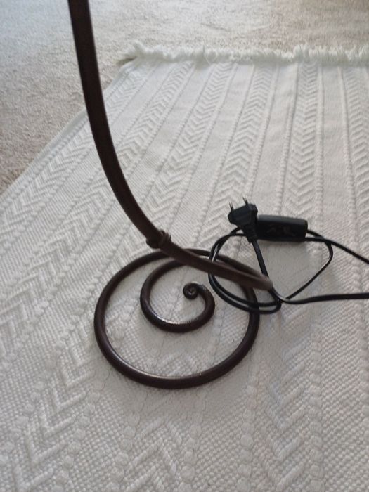 Candeeiro de mesa do gato preto