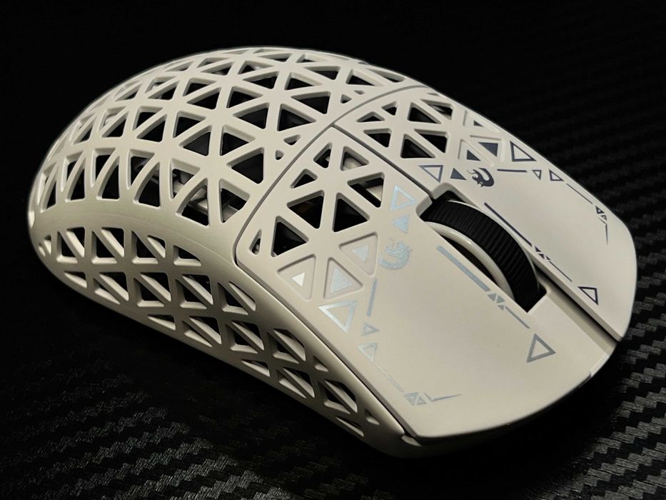 ‼️NEW‼️Mambasnake M5 Ultra White игровая мышка из карбона PAW3950MAX‼️