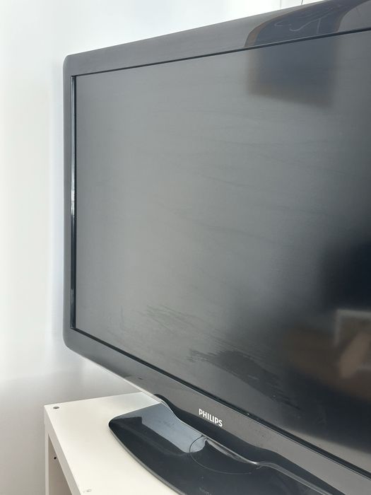 Telewizor PHILIPS 42 cale taki jak na zdjeciu,bez kartonu.