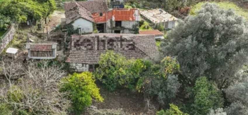 Quinta com 1,4 ha com 2 casas perto do Gerês