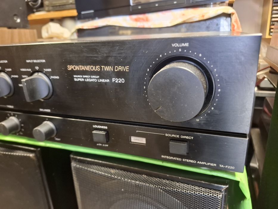Wzmacniacz Sony TA-F220