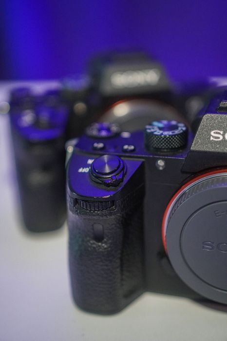 2 Câmaras Sony A7 III – Excelente Estado - com Grip/punho e 4 Baterias