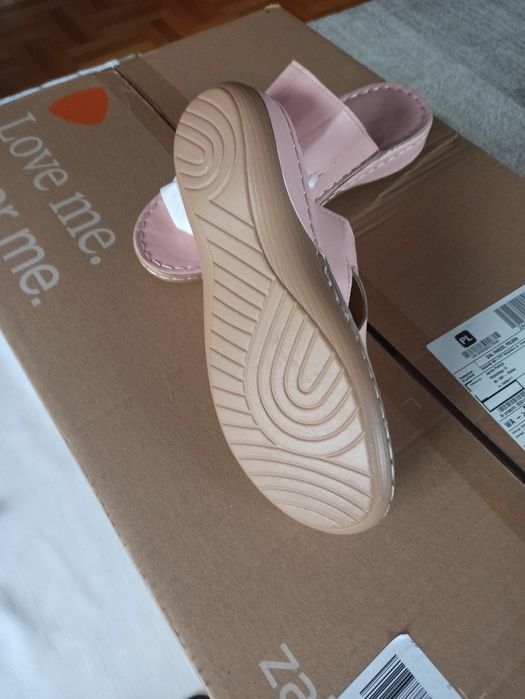 Piękne damskie buty na lato.