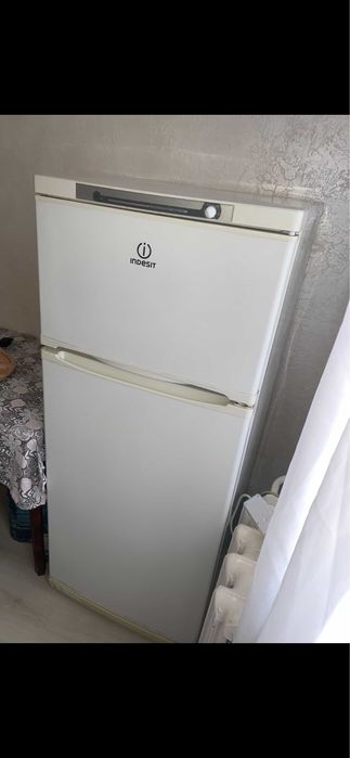 Продам холодильник