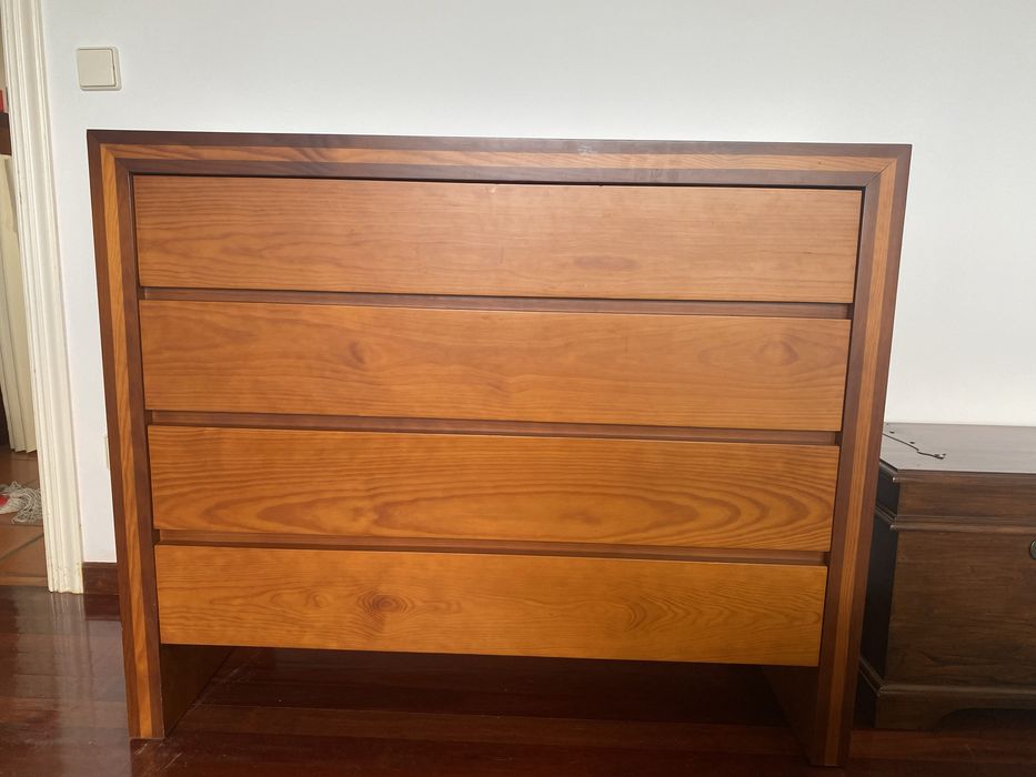 Quarto completo em madeira