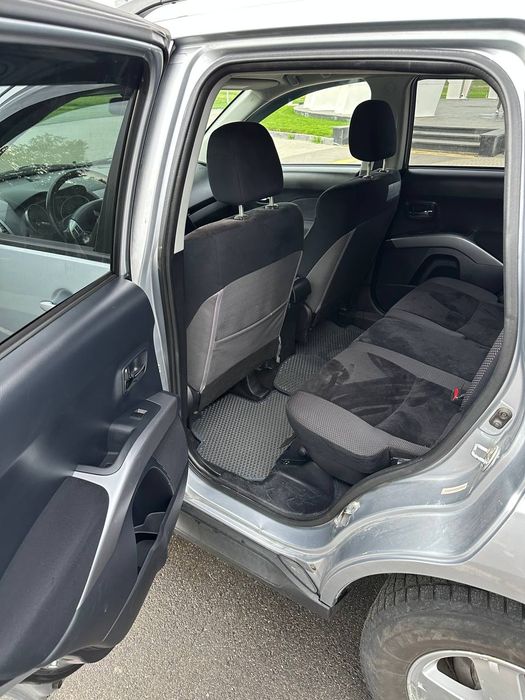 Mitsubishi outlander XL