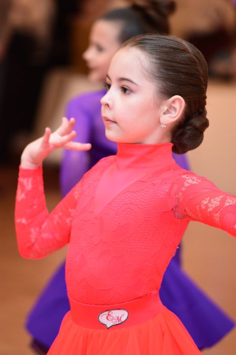 Турнірна сукня бейсік