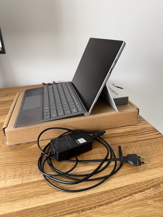 Laptop Microsoft Surfe Pro 7 model 1866