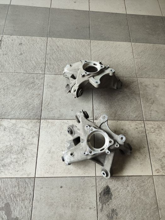 Цапфа задня права Tesla Model Y Б/У 30$