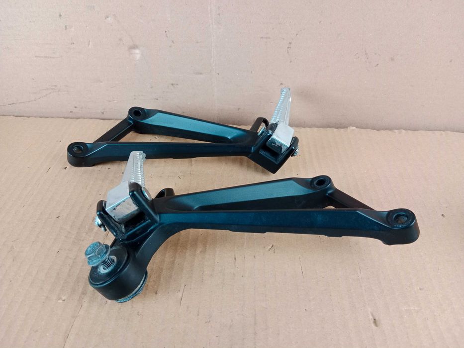 Yamaha YZF R3 Sety Pasażera Set Prawy Lewy Podnóżki Podnóżek Tył 19-24