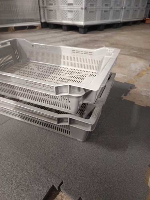 Caixas / Cestos plásticos 600x400x117mm Ventilados