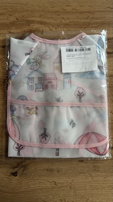 Нагрудник-фартук для прикорму та творчості