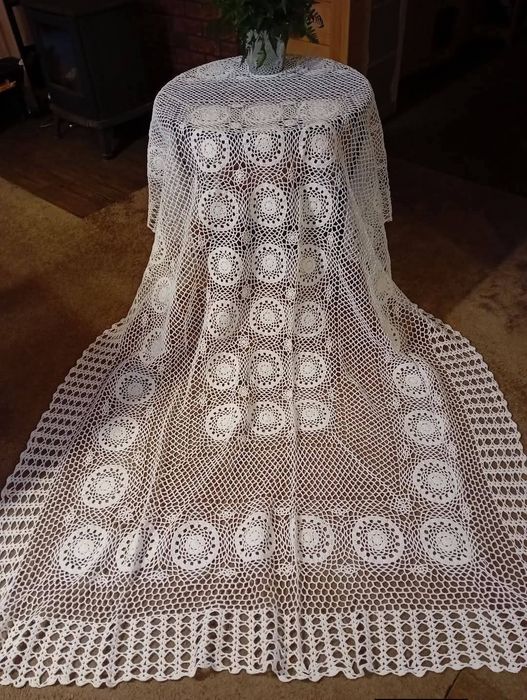 Obrus duży szydełko 150x220 cm