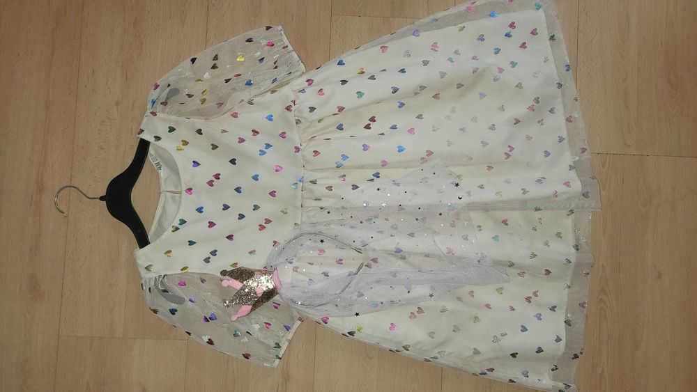 Eleganckie sukienki.