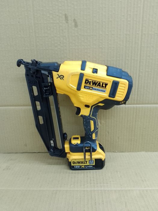 DeWalt DCN660 Gwoździarka Sztyfciarka Aku 32-63mm Brushless 18V 4.0Ah